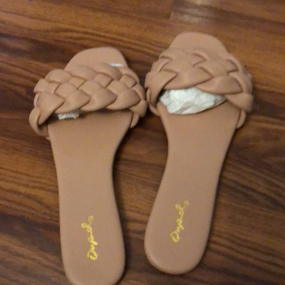 Braided tan sandals - Picture 2 of 2
